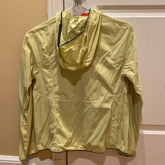 Mountain Hardware Jacket - Picture 2 of 5